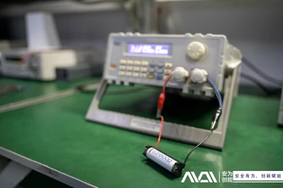 Kısa devreler sırasında lityum pillerde iç direnç artışının nedenlerinin analizi